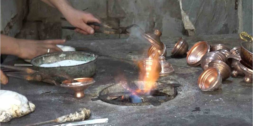 İkizler baba mesleğini aynı dükkanda sürdürüyor: Aylık kazançları 80 biner lira 1